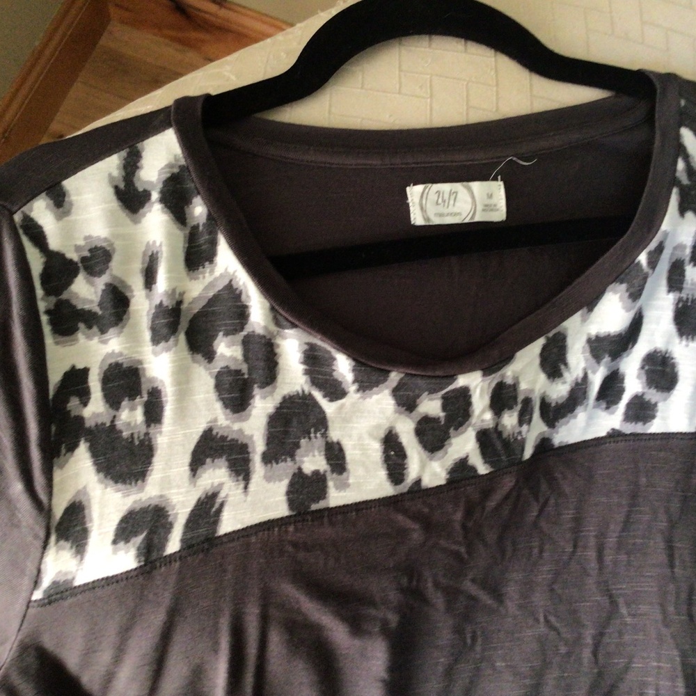 24/7 tee - Picture 2 of 6